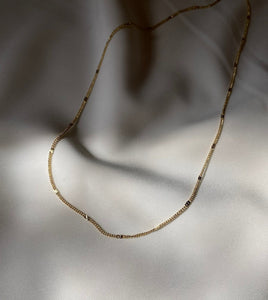 Curb minimal layering chain with rounded beads
